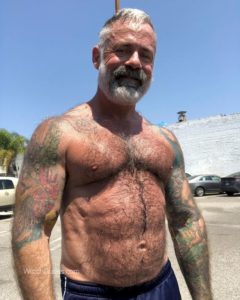 Silver Sugar Daddies & Mature Men Nude Selfies