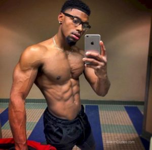 Amateur Male Nudes and Men Naked Selfies
